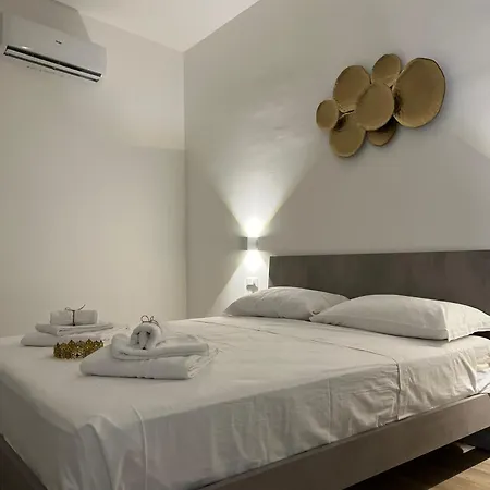 The Crown Guest house *