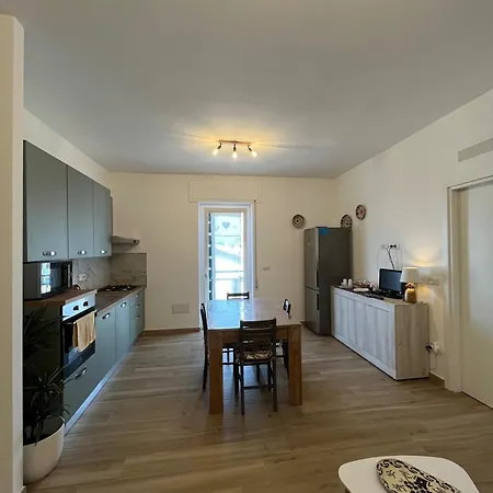 The Crown Guest house 3*